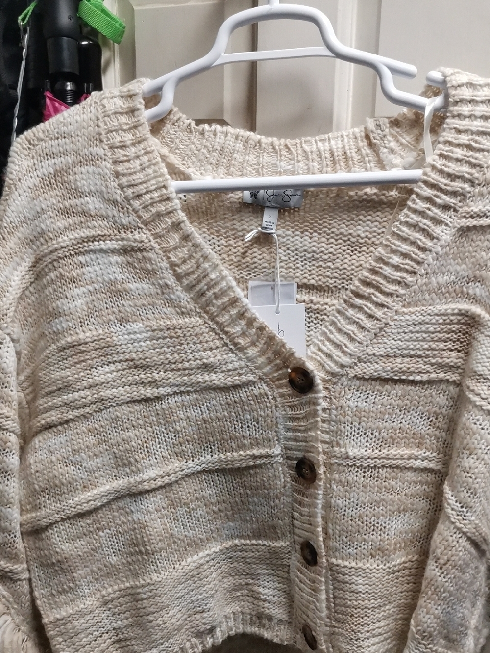 Jessica Simpson Cream Textured V-Neck Button Front Cropped Cardigan